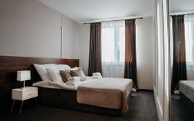 Hotel Resident